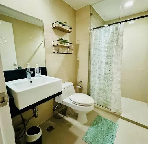 Staycation In Venice Residences Mckinley With Balcony Apartment Manila