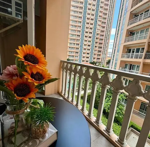 Apartment Staycation In Venice Residences Mckinley With Balcony *