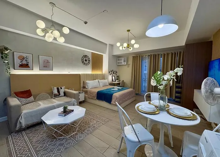Staycation In Venice Residences Mckinley With Balcony Apartment